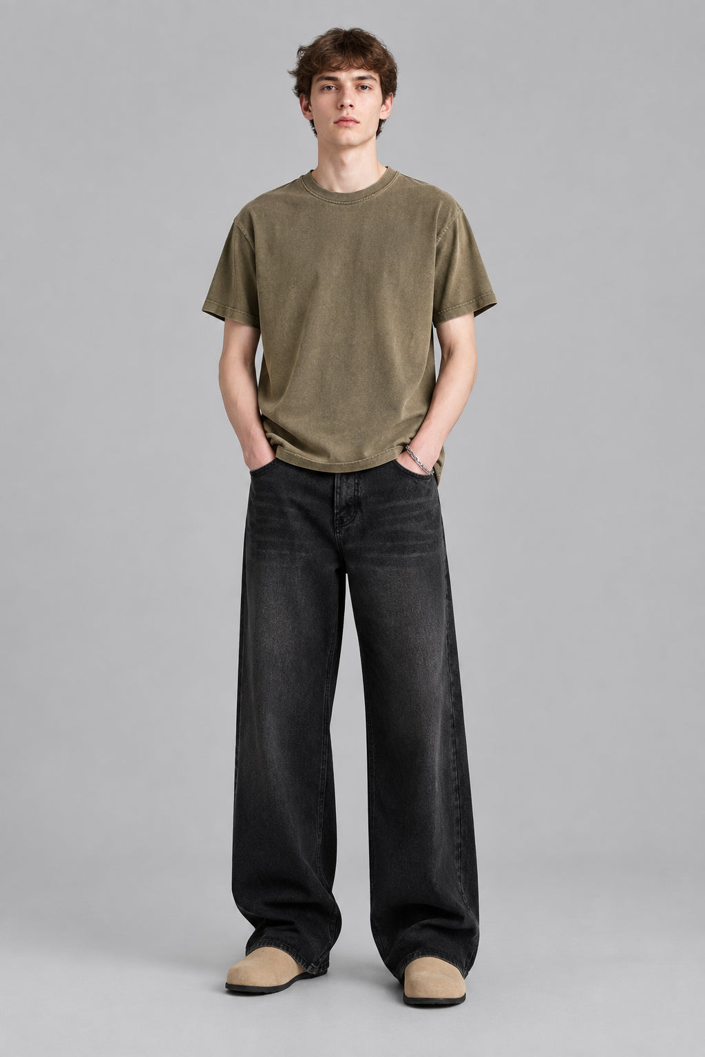 Pantalon en jean effet délavé, coupe large et droite