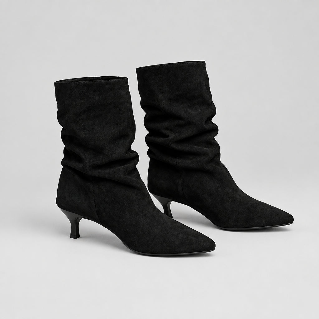 Bottes plissées en velours , mi-mollet, bout pointu et talon moyen
