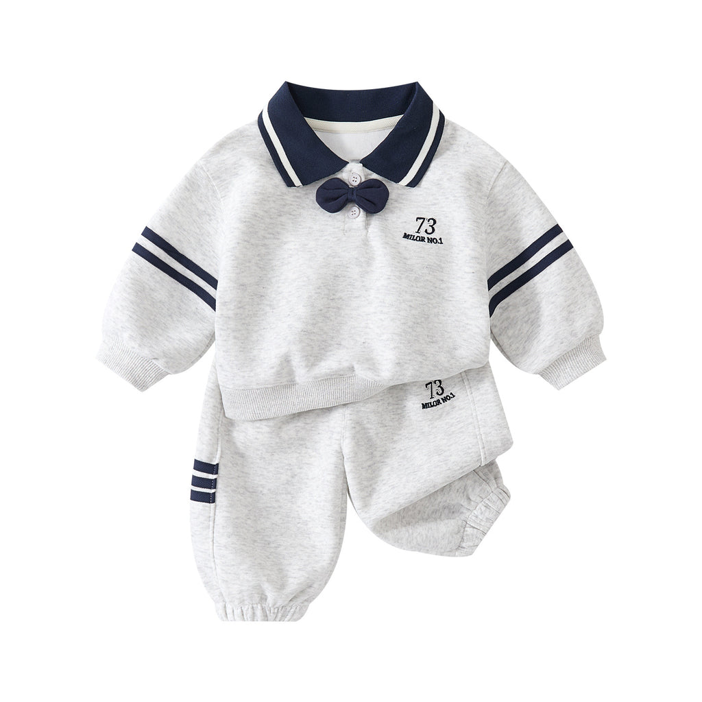 Ensemble avec pull polo et pantalon