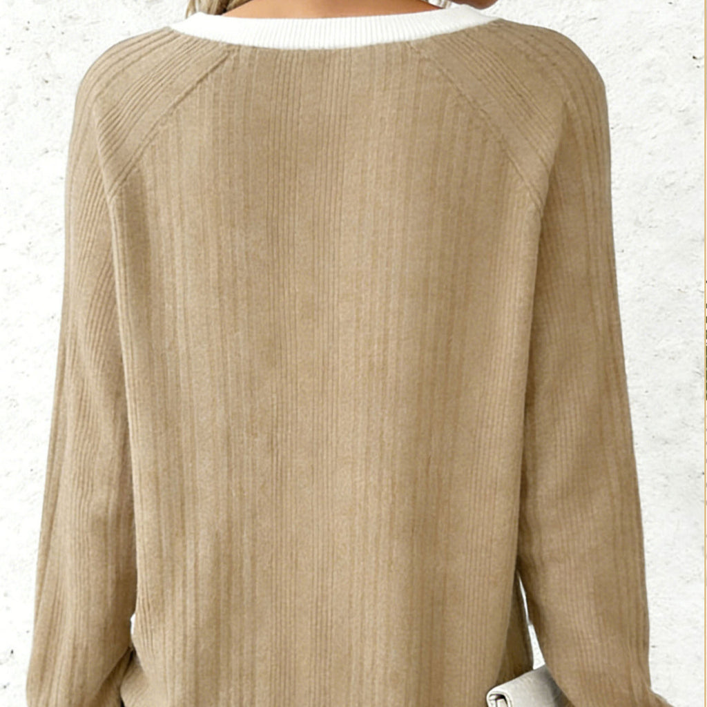 Pull en maille ,col rond, manches longues et coupe ample, modèle uni