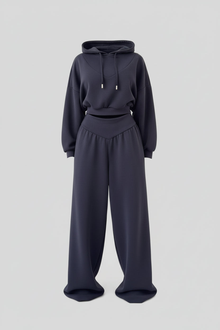 Ensemble  : sweat-shirt à capuche avec pantalon décontracté.