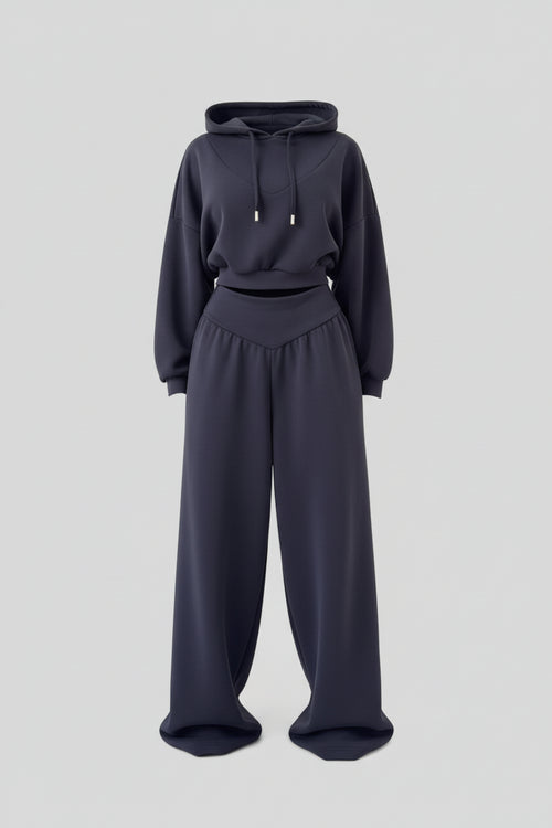 Ensemble  : sweat-shirt à capuche avec pantalon décontracté.