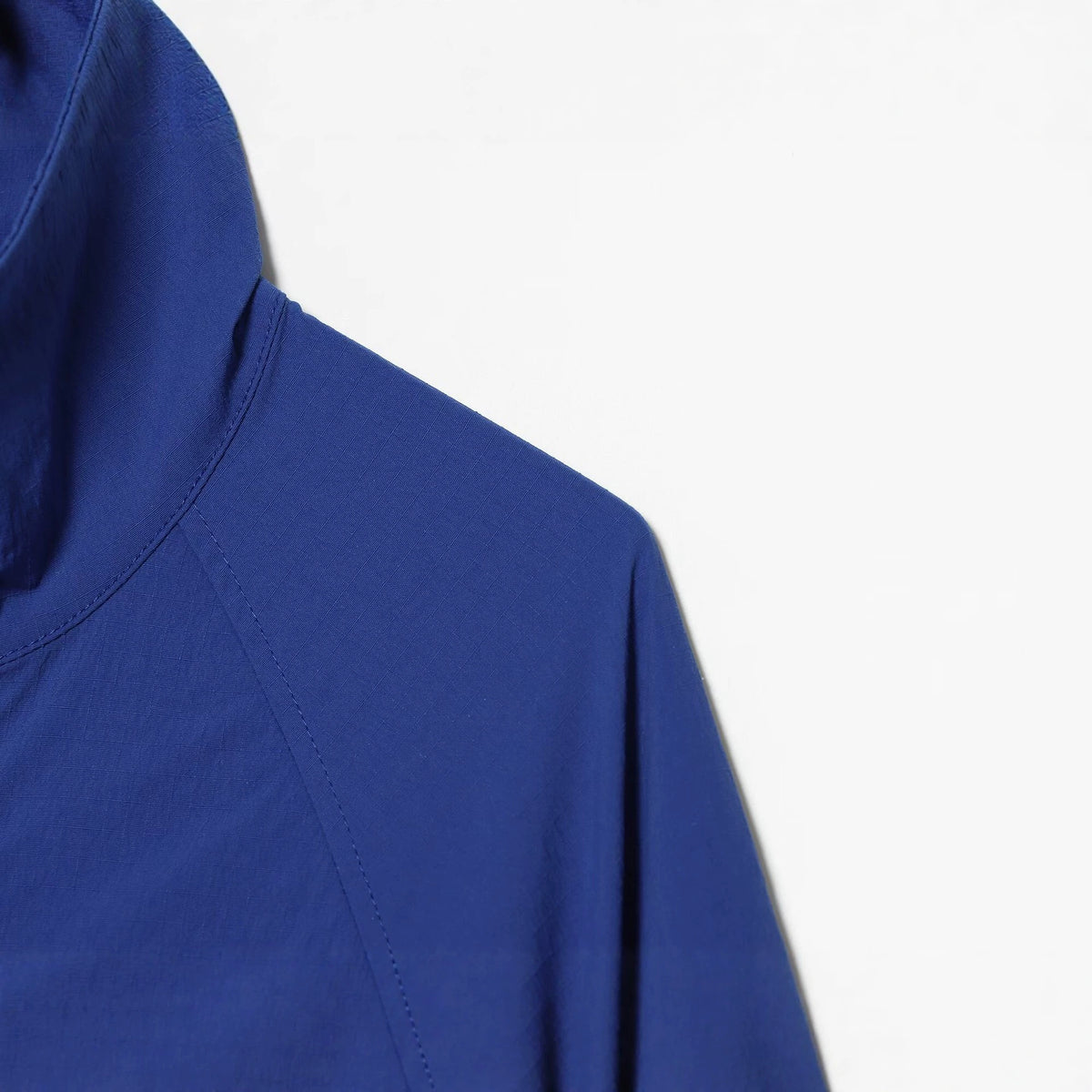 Veste à manches longues, col boutonné