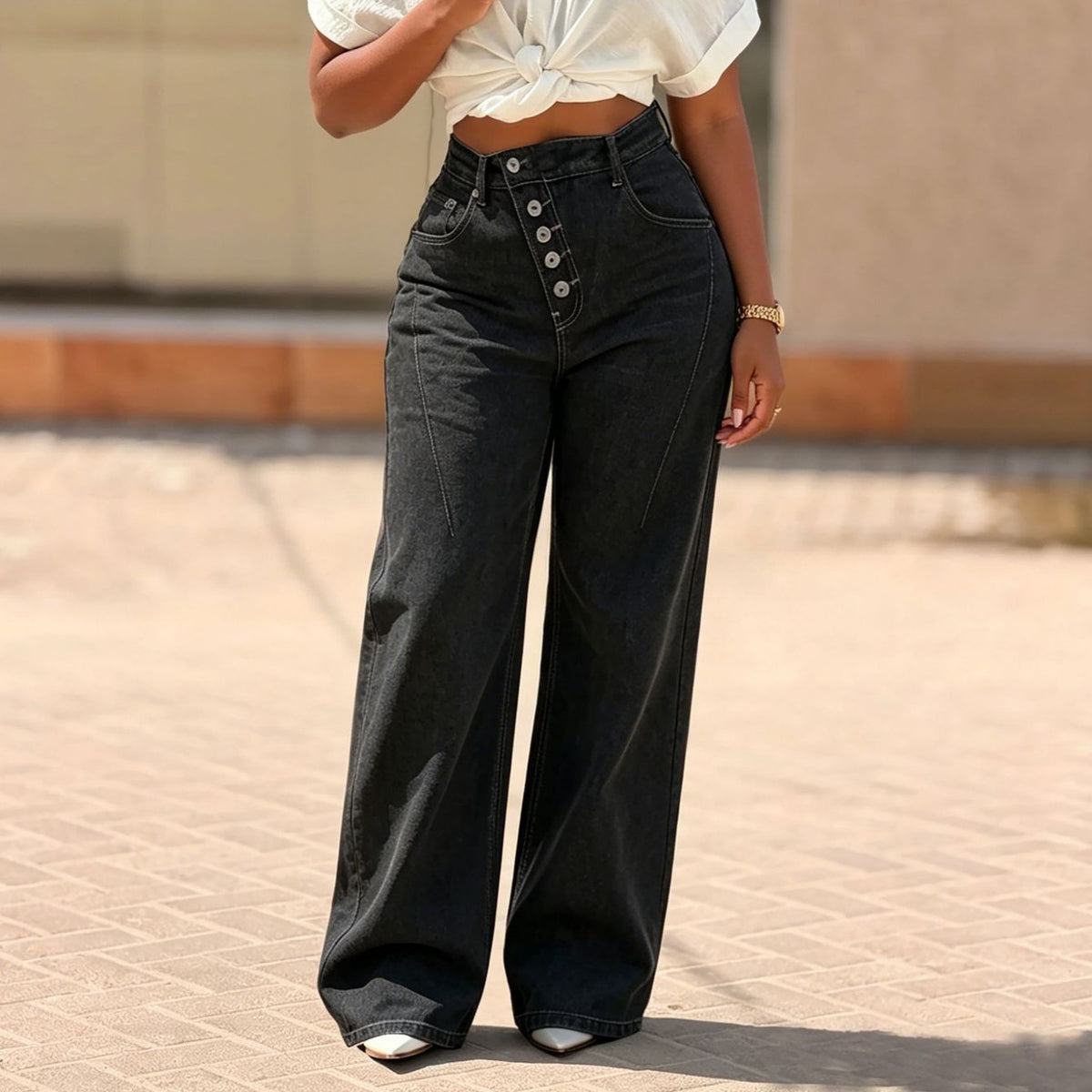 Pantalon en jean avec surpiqûres et fermeture à boutons multiples