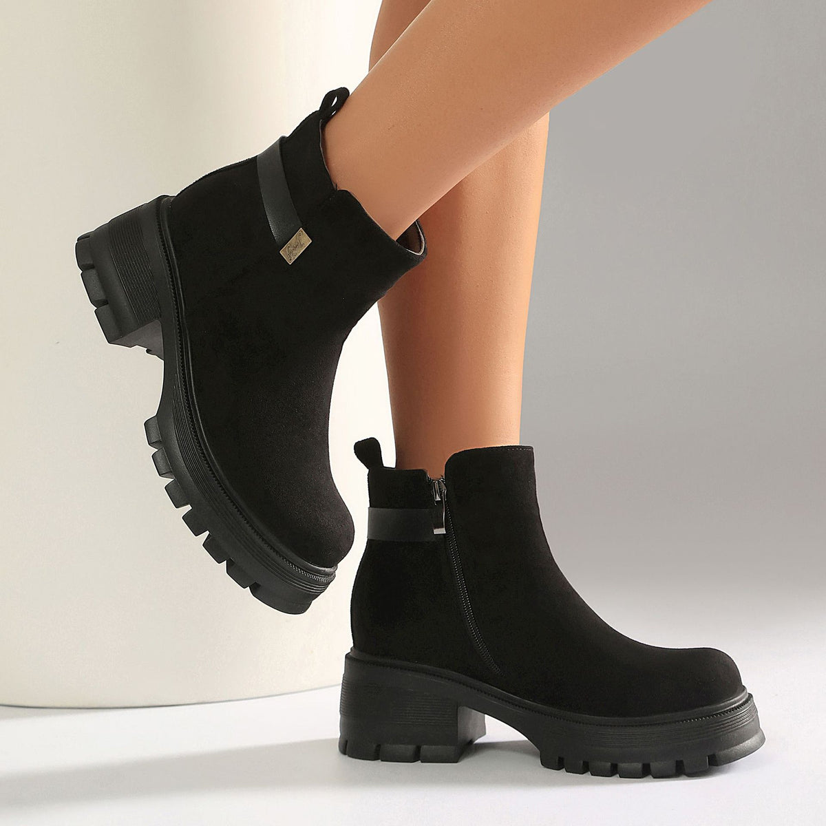 Bottines en daim à tige basse, fermeture éclair latérale, talons hauts et semelles épaisses