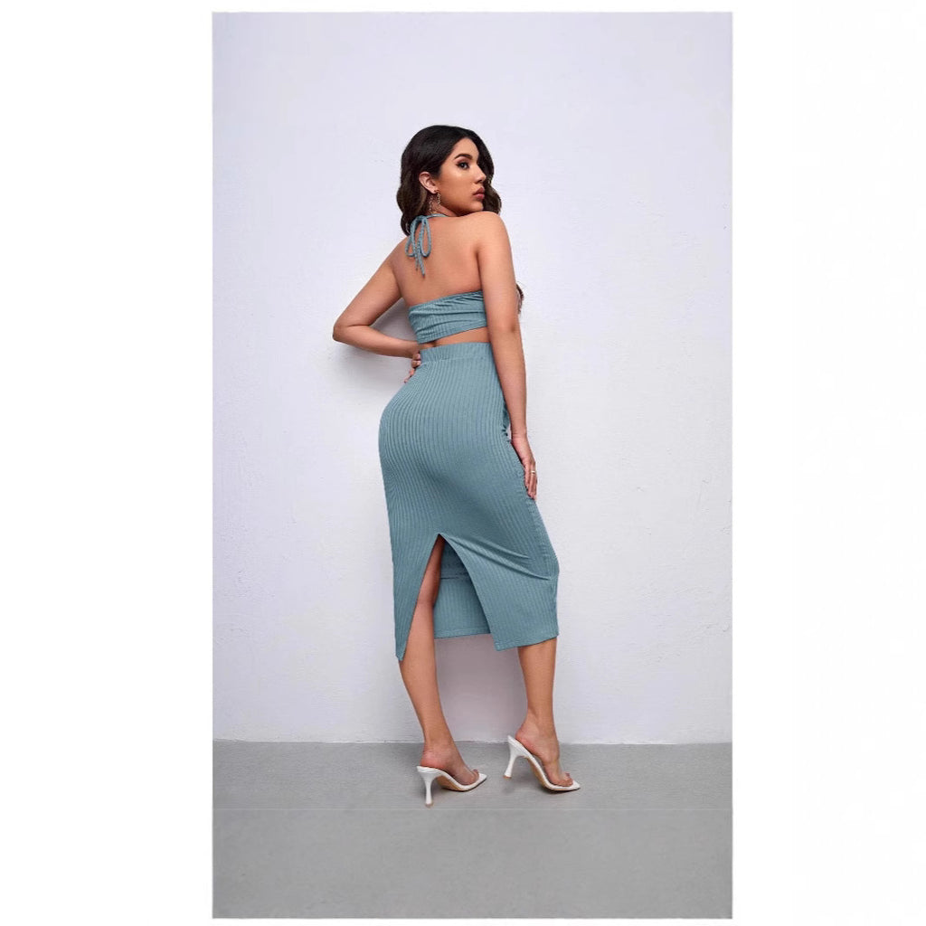 Ensemble de grossesse en maille côtelée crop top  et jupe crayon à taille ajustable.