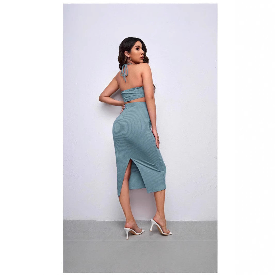 Ensemble de grossesse en maille côtelée crop top  et jupe crayon à taille ajustable.