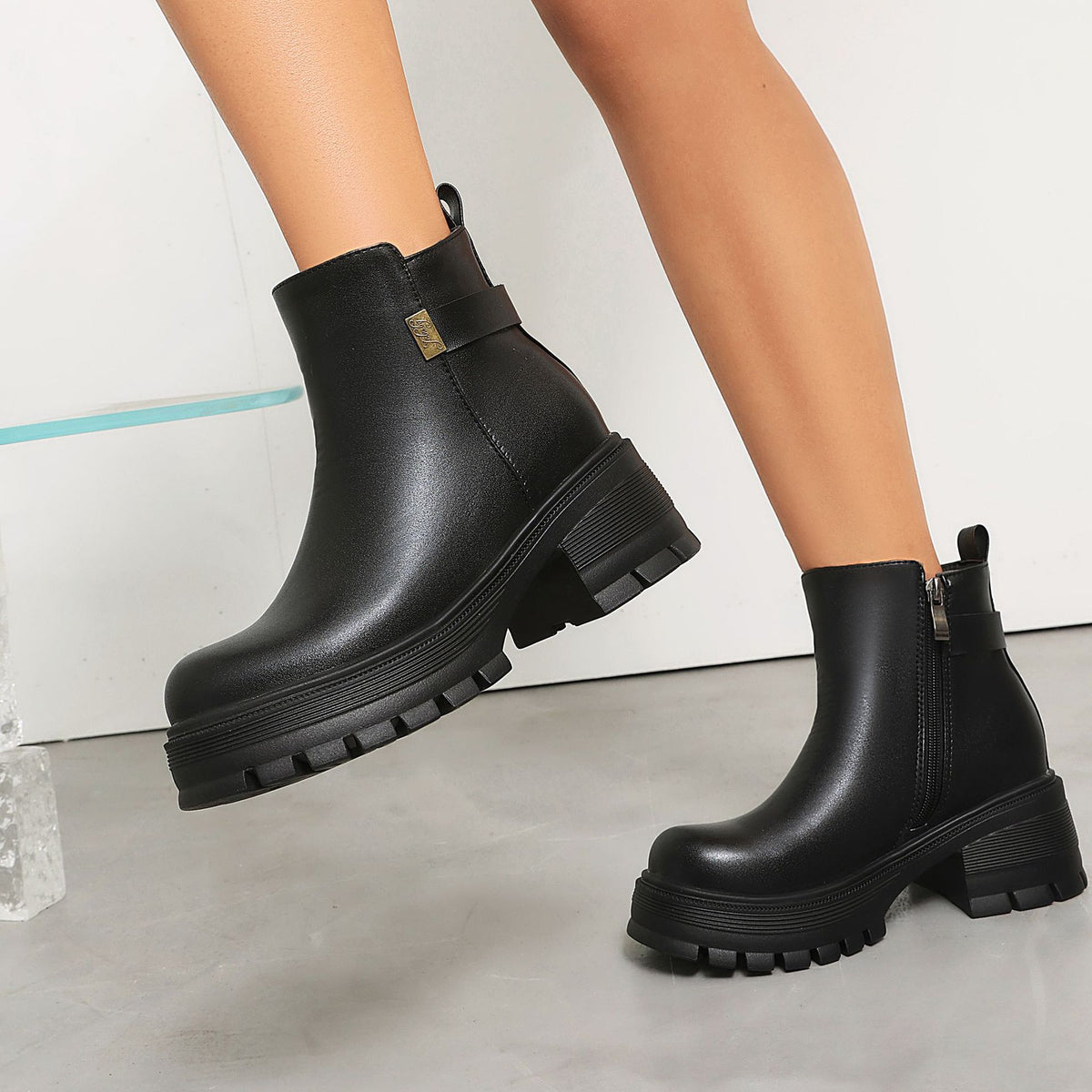 Bottines en daim à tige basse, fermeture éclair latérale, talons hauts et semelles épaisses