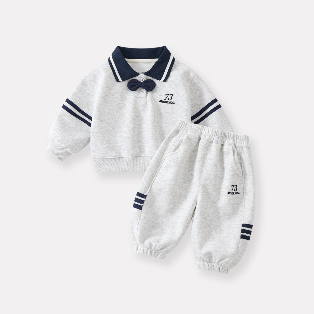 Ensemble avec pull polo et pantalon
