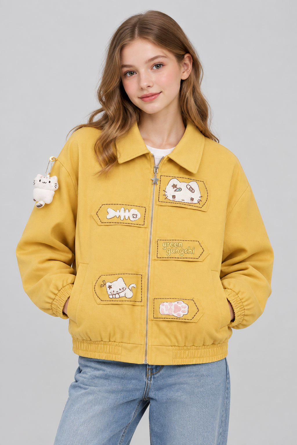 Veste courte , coupe ample, col à revers, motif patchwork et chat
