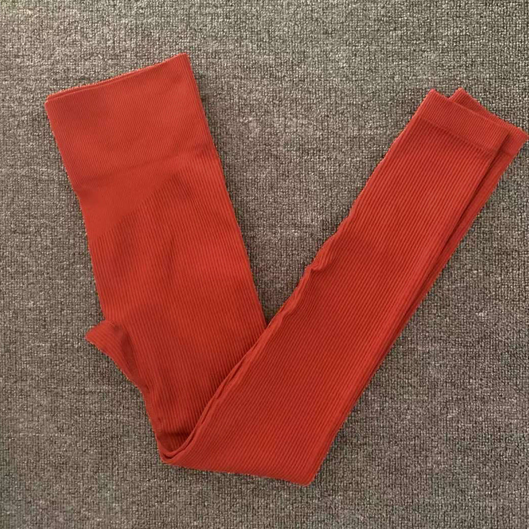 Ensemble de sport pour la course à pied, le yoga et le fitness, composé d'un t-shirt moulant taille haute dos nu et sans coutures côtelé à manches longues et de vêtements de sport à séchage rapide.