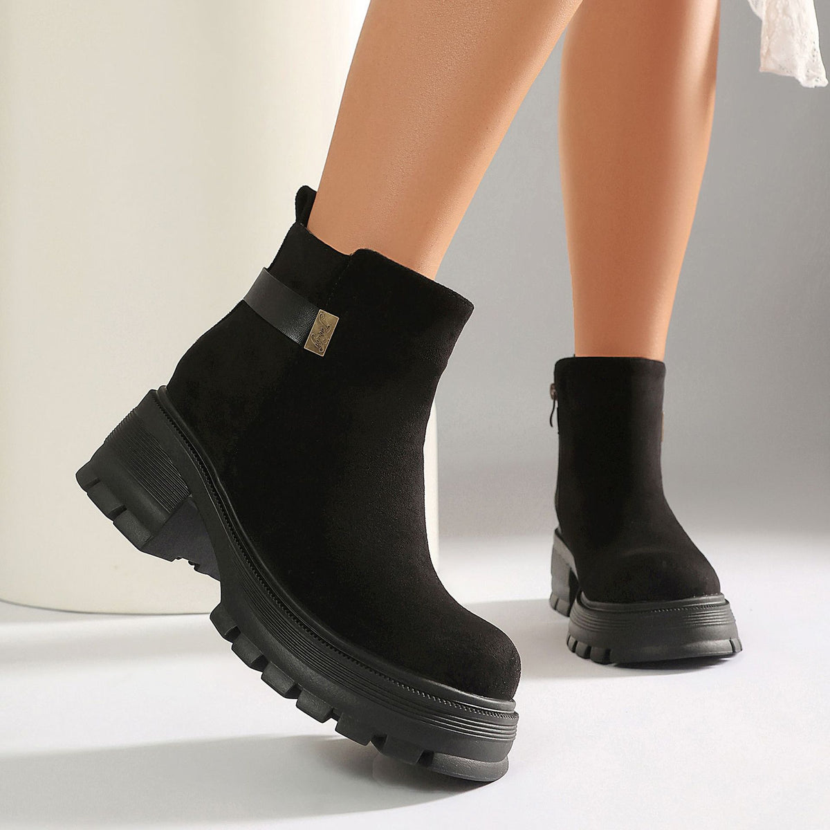 Bottines en daim à tige basse, fermeture éclair latérale, talons hauts et semelles épaisses