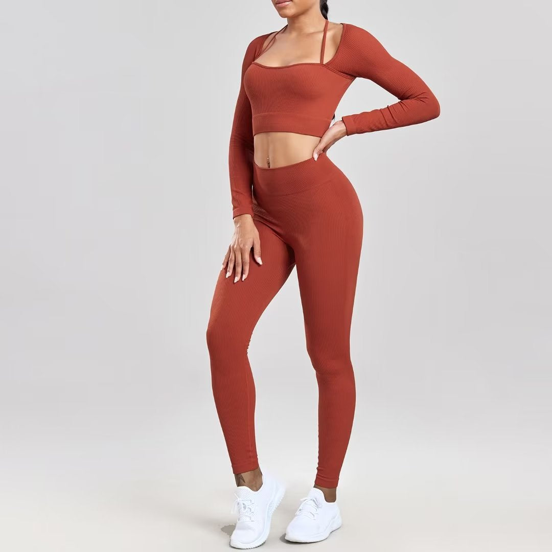 Ensemble de sport pour la course à pied, le yoga et le fitness, composé d'un t-shirt moulant taille haute dos nu et sans coutures côtelé à manches longues et de vêtements de sport à séchage rapide.