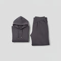 Ensemble  : sweat-shirt à capuche avec pantalon décontracté.