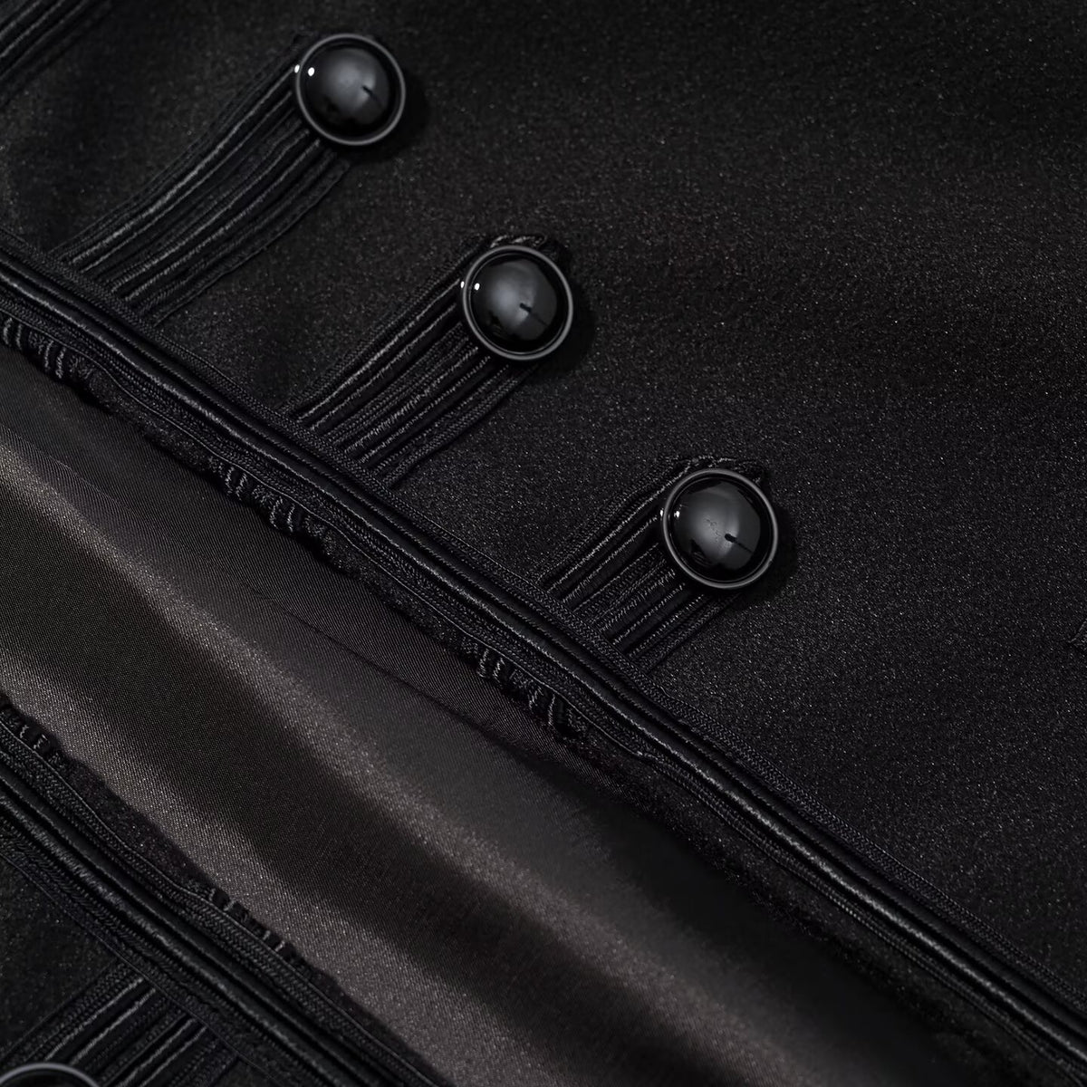 Veste courte décontractée et polyvalente à col rond et détails boutonnés
