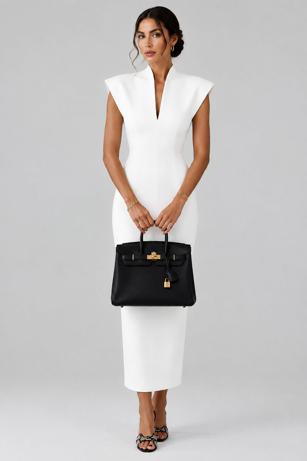 Robe de soirée moulante sans manches à col montant et décolleté en V