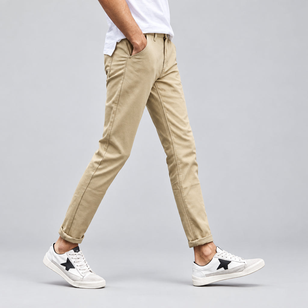 Pantalon 5 poches droit , couleur unie, avec elastane