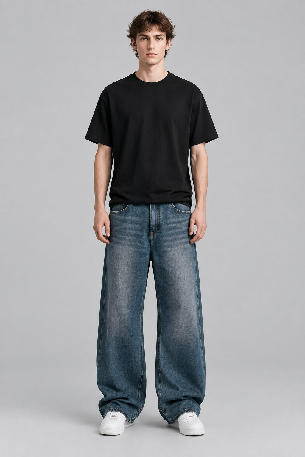 Pantalon en jean effet délavé, coupe large et droite
