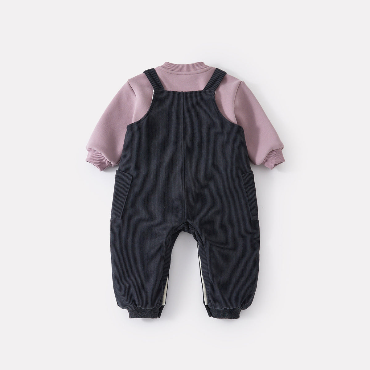 Salopette en velours, sweat-shirt pingouin