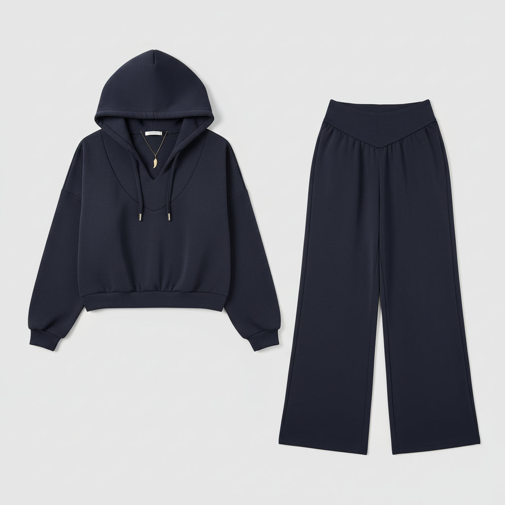 Ensemble  : sweat-shirt à capuche avec pantalon décontracté.