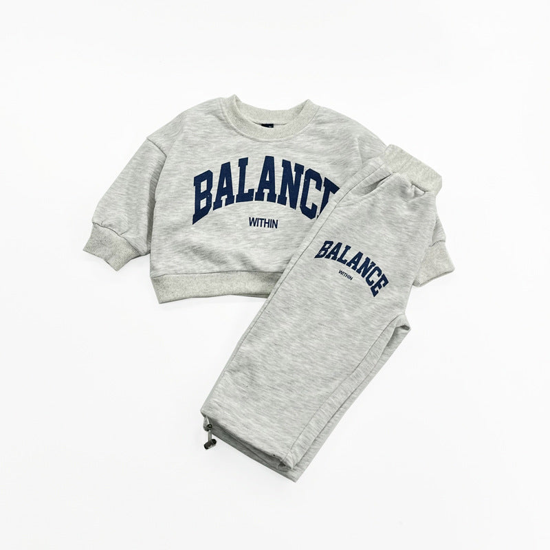 Ensemble de sport avec haut et pantalon
