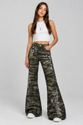 Jean évasé à motif camouflage, pantalon en jean taille haute avec inscription et motif étoile en strass
