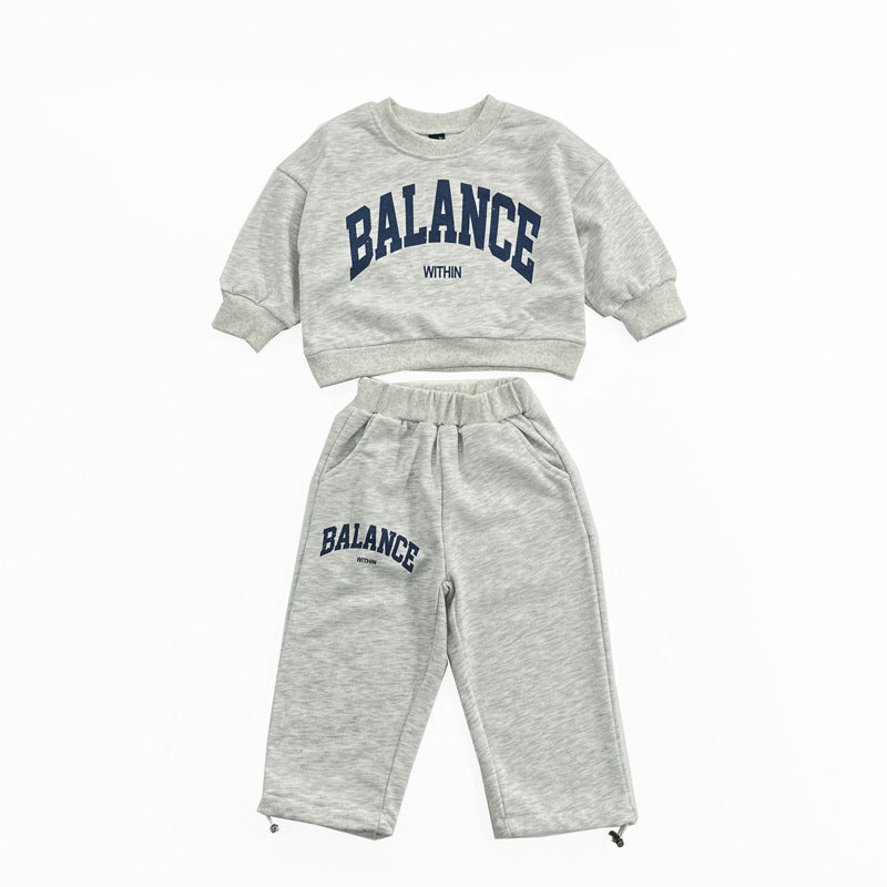Ensemble de sport avec haut et pantalon