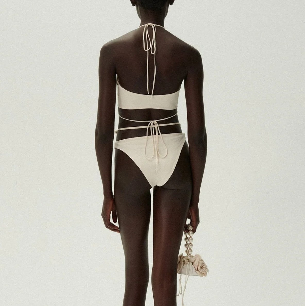 bikini fendu à lacets
