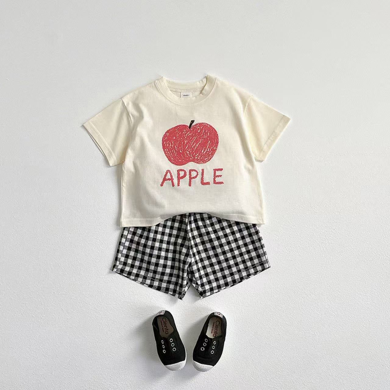 Ensemble à carreaux pour enfants avec imprimé de lettres et de fruits